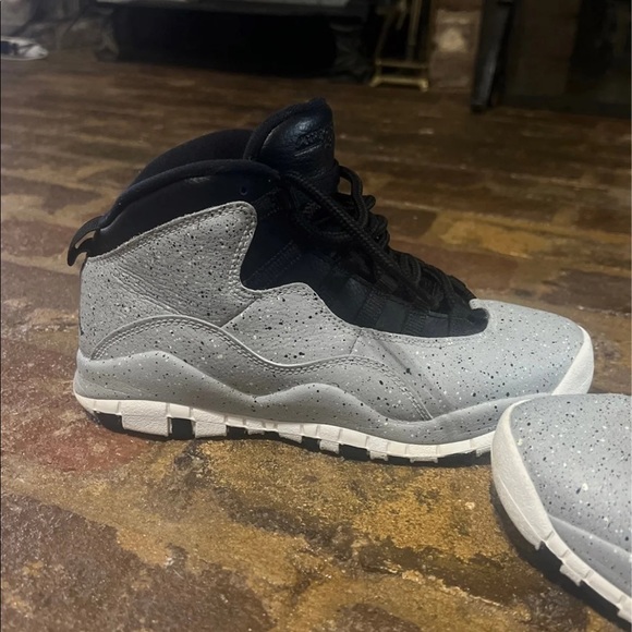 COPY - Jordan Oreos size 5.5 youth. Great condition! - Picture 3 of 6